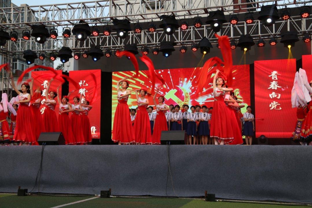 住院的时候报了居民医保卡，但是后面发现好久没有交钱了，现在还在住院，如果出院能用新农合报销吗？